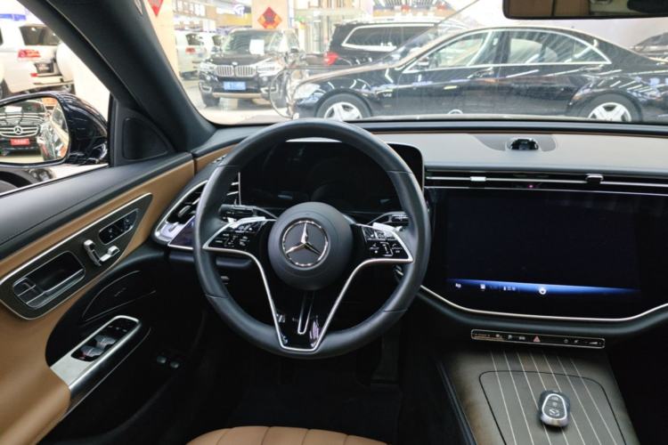 Used Mercedes-Benz E-Class New Energy 2024 E 350 e L Plug-in Hybrid Sedan Steering Wheel
