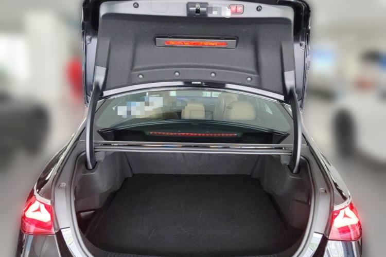 Used Mercedes-Benz E-Class New Energy 2024 E 350 e L Plug-in Hybrid Sedan Trunk
