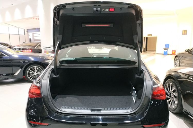 Used Mercedes-Benz E-Class New Energy 2024 E 350 e L Plug-in Hybrid Sedan Trunk