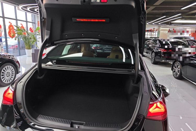 Used Mercedes-Benz E-Class New Energy 2024 E 350 e L Plug-in Hybrid Sedan Trunk
