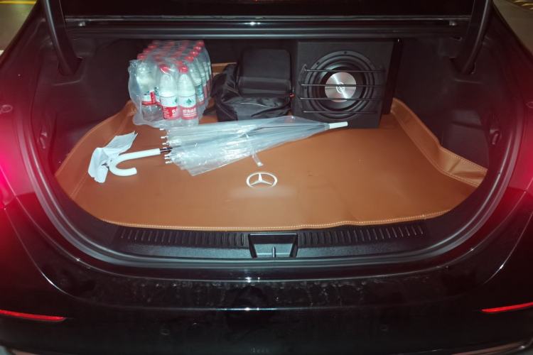 Used Mercedes-Benz E-Class New Energy 2024 E 350 e L Plug-in Hybrid Sedan Trunk