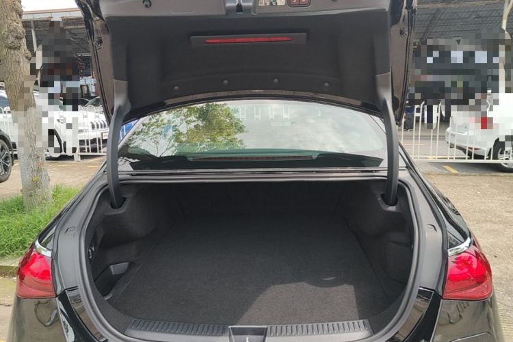 Used Mercedes-Benz E-Class New Energy 2024 E 350 e L Plug-in Hybrid Sedan Trunk