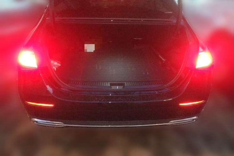Used Mercedes-Benz E-Class New Energy 2024 E 350 e L Plug-in Hybrid Sedan Trunk