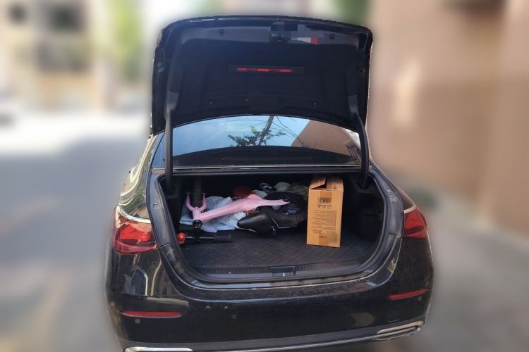 Used Mercedes-Benz E-Class New Energy 2024 E 350 e L Plug-in Hybrid Sedan Trunk