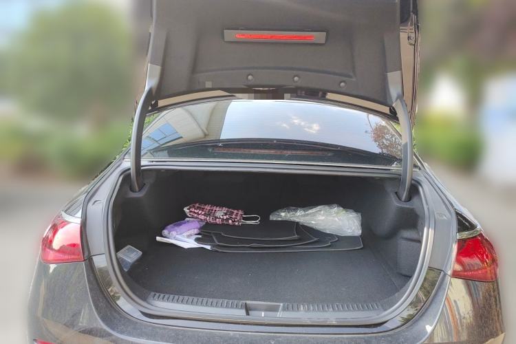Used Mercedes-Benz E-Class New Energy 2024 E 350 e L Plug-in Hybrid Sedan Trunk