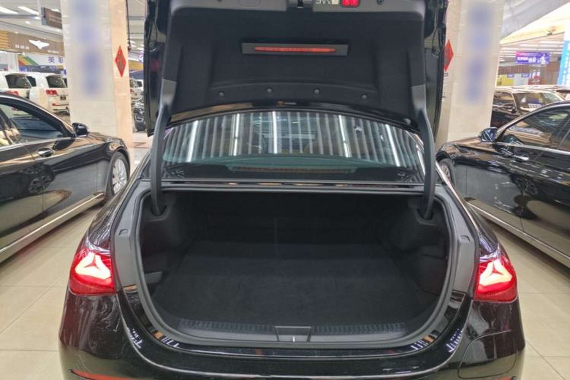 Used Mercedes-Benz E-Class New Energy 2024 E 350 e L Plug-in Hybrid Sedan Trunk