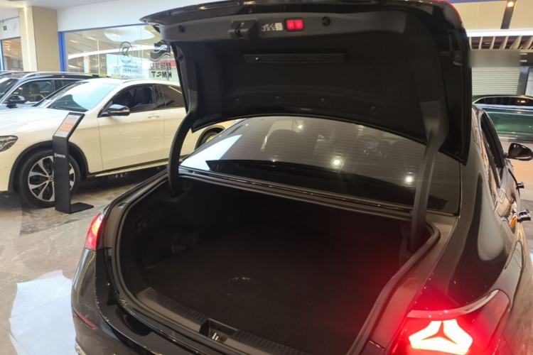 Used Mercedes-Benz E-Class New Energy 2024 E 350 e L Plug-in Hybrid Sedan Trunk