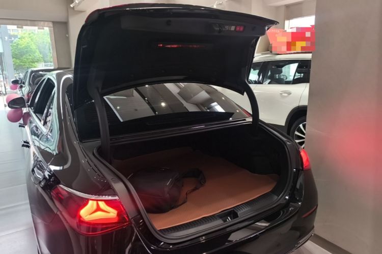 Used Mercedes-Benz E-Class New Energy 2024 E 350 e L Plug-in Hybrid Sedan Trunk