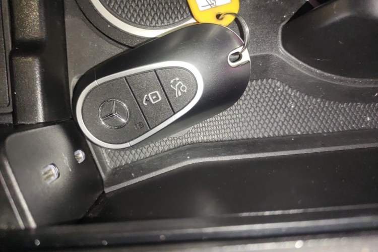 Used Mercedes-Benz E-Class New Energy 2024 E 350 e L Plug-in Hybrid Sedan Vehicle Key
