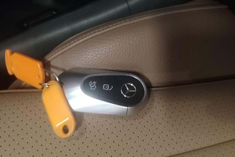 Used Mercedes-Benz E-Class New Energy 2024 E 350 e L Plug-in Hybrid Sedan Vehicle Key