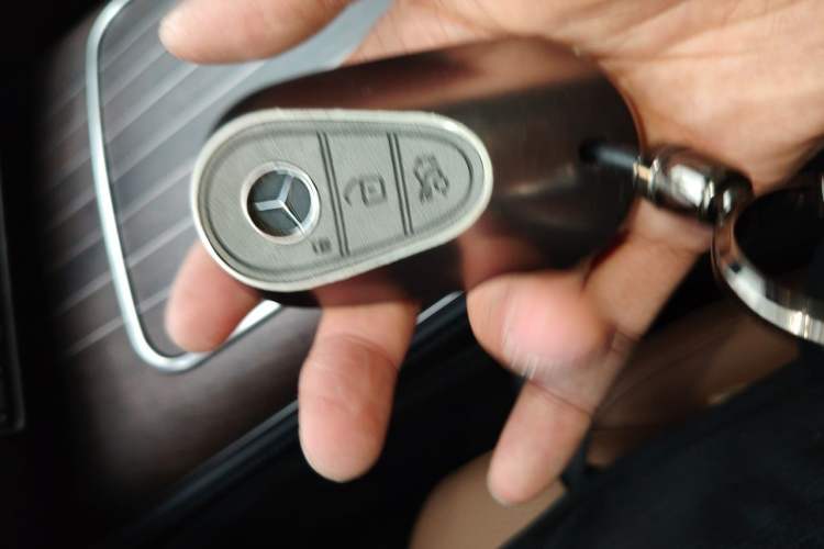 Used Mercedes-Benz E-Class New Energy 2024 E 350 e L Plug-in Hybrid Sedan Vehicle Key