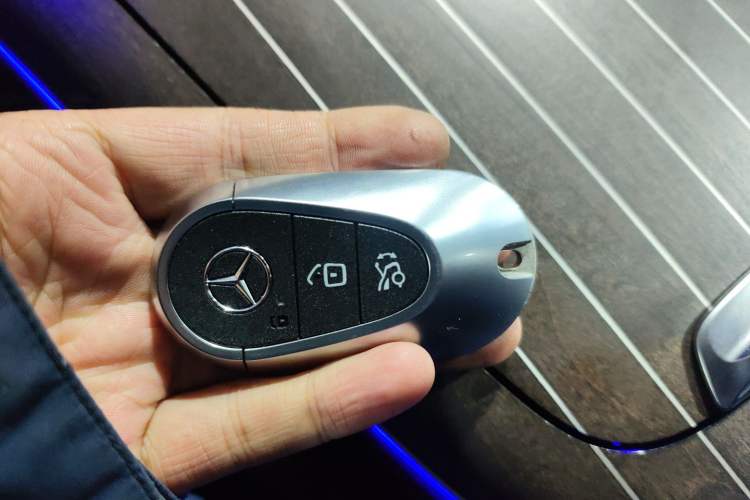Used Mercedes-Benz E-Class New Energy 2024 E 350 e L Plug-in Hybrid Sedan Vehicle Key