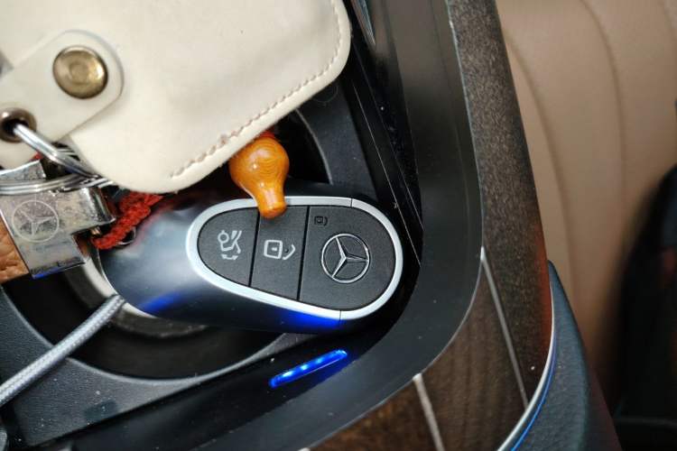 Used Mercedes-Benz E-Class New Energy 2024 E 350 e L Plug-in Hybrid Sedan Vehicle Key
