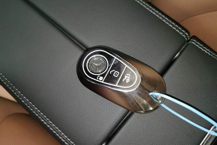 Used Mercedes-Benz E-Class New Energy 2024 E 350 e L Plug-in Hybrid Sports Sedan Vehicle Key