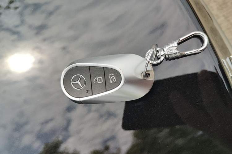 Used Mercedes-Benz E-Class New Energy 2024 E 350 e L Plug-in Hybrid Sedan Vehicle Key