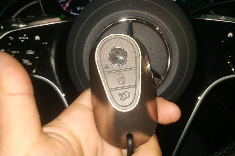 Used Mercedes-Benz E-Class New Energy 2024 E 350 e L Plug-in Hybrid Sedan Vehicle Key