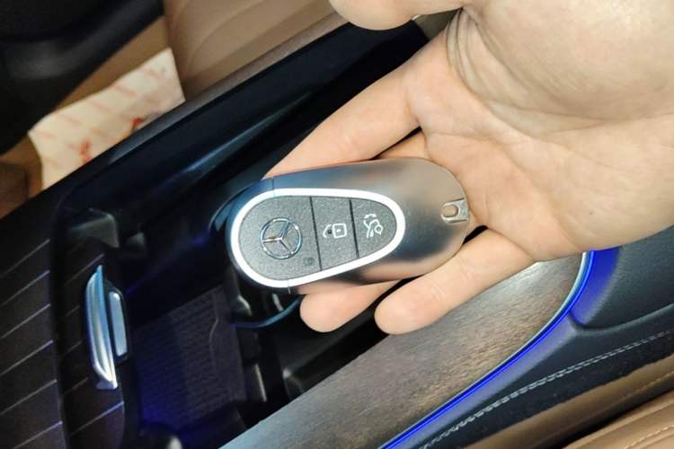Used Mercedes-Benz E-Class New Energy 2024 E 350 e L Plug-in Hybrid Sedan Vehicle Key