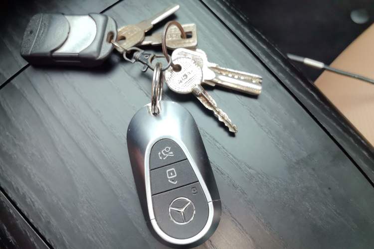 Used Mercedes-Benz E-Class New Energy 2024 E 350 e L Plug-in Hybrid Sedan Vehicle Key