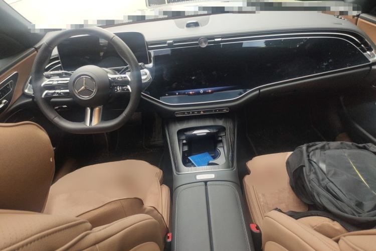 Used Mercedes-Benz E-Class New Energy 2024 E 350 e L Plug-in Hybrid Sports Sedan Center Console
