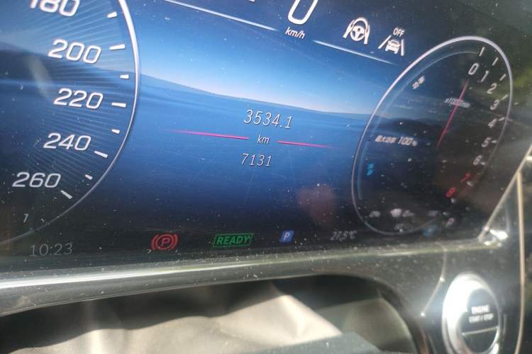 Used Mercedes-Benz E-Class New Energy 2024 E 350 e L Plug-in Hybrid Sports Sedan Odometer Close Up
