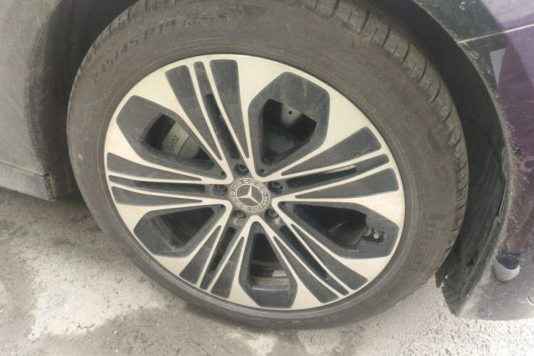 Used Mercedes-Benz E-Class New Energy 2024 E 350 e L Plug-in Hybrid Sports Sedan Right Front Wheel Hub