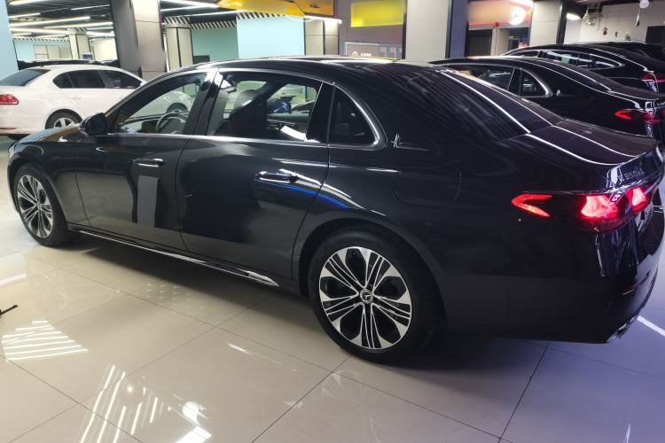 Used Mercedes-Benz E-Class New Energy 2024 E 350 e L Plug-in Hybrid Sedan Exterior 3