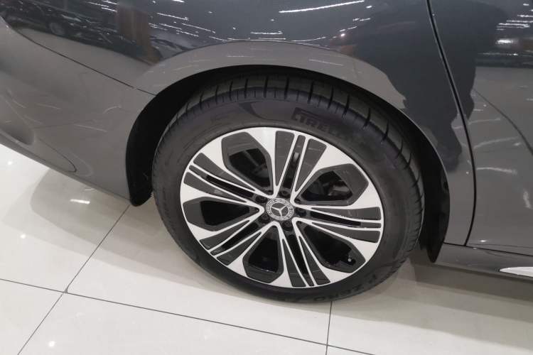 Used Mercedes-Benz E-Class New Energy 2024 E 350 e L Plug-in Hybrid Sports Sedan Exterior 5