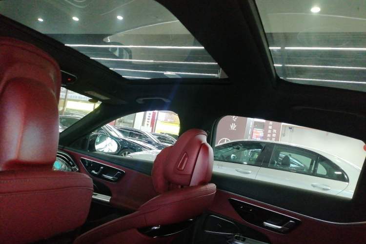 Used Mercedes-Benz E-Class New Energy 2024 E 350 e L Plug-in Hybrid Sports Sedan Headliner