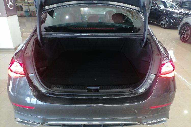 Used Mercedes-Benz E-Class New Energy 2024 E 350 e L Plug-in Hybrid Sports Sedan Trunk
