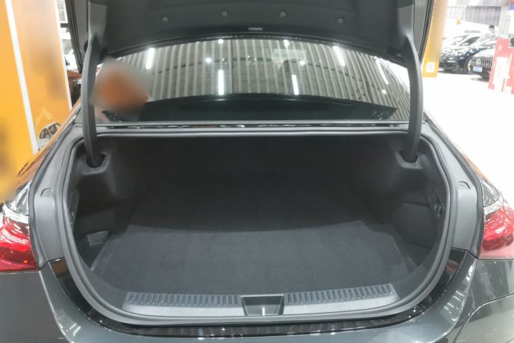 Used Mercedes-Benz E-Class New Energy 2024 E 350 e L Plug-in Hybrid Sports Sedan Trunk