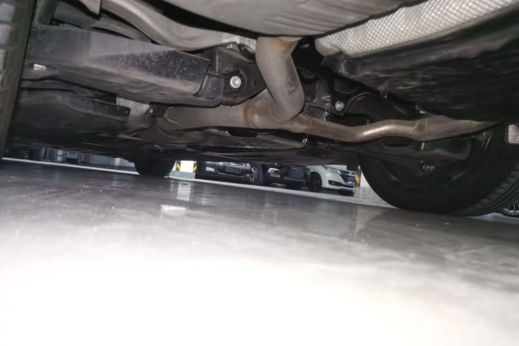 Used Mercedes-Benz E-Class New Energy 2024 E 350 e L Plug-in Hybrid Sports Sedan Chassis Rear Left