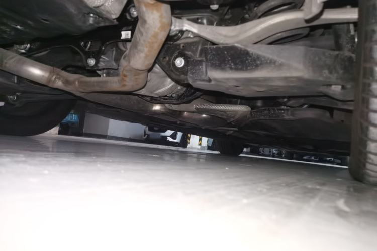Used Mercedes-Benz E-Class New Energy 2024 E 350 e L Plug-in Hybrid Sports Sedan Chassis Rear Right
