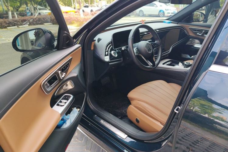 Used Mercedes-Benz E-Class New Energy 2024 E 350 e L Plug-in Hybrid Sedan Driver Seat