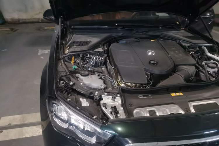 Used Mercedes-Benz E-Class New Energy 2024 E 350 e L Plug-in Hybrid Sports Sedan Engine Bay Right