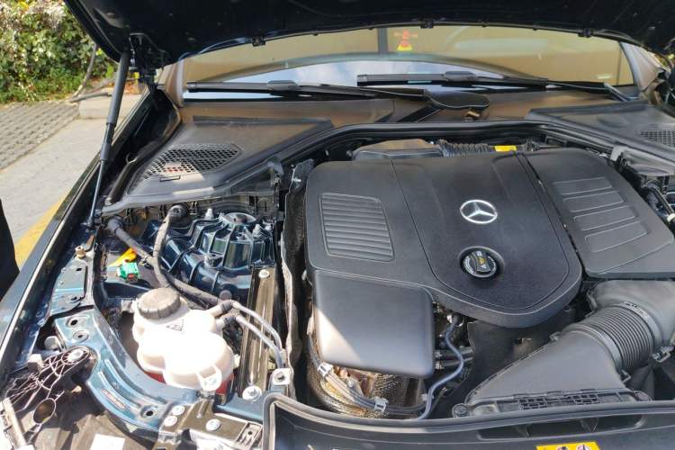 Used Mercedes-Benz E-Class New Energy 2024 E 350 e L Plug-in Hybrid Sedan Engine Bay Right