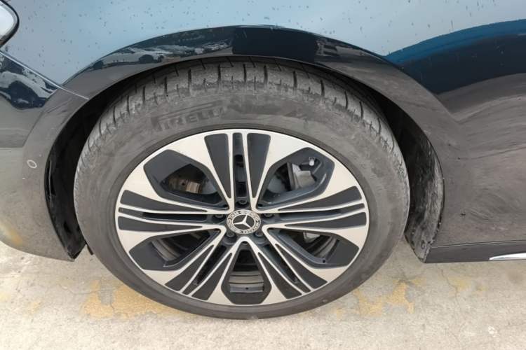 Used Mercedes-Benz E-Class New Energy 2024 E 350 e L Plug-in Hybrid Sedan Left Front Wheel Hub