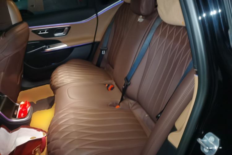 Used Mercedes-Benz E-Class New Energy 2024 E 350 e L Plug-in Hybrid Sports Sedan Left Rear Seat