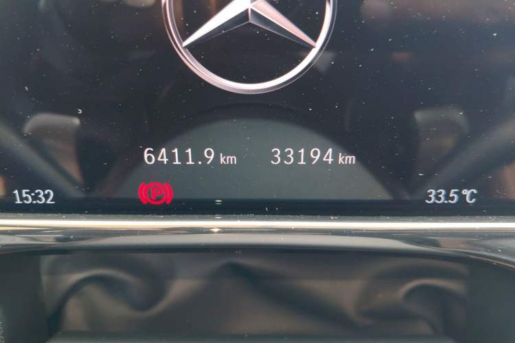 Used Mercedes-Benz E-Class New Energy 2024 E 350 e L Plug-in Hybrid Sedan Odometer Close Up