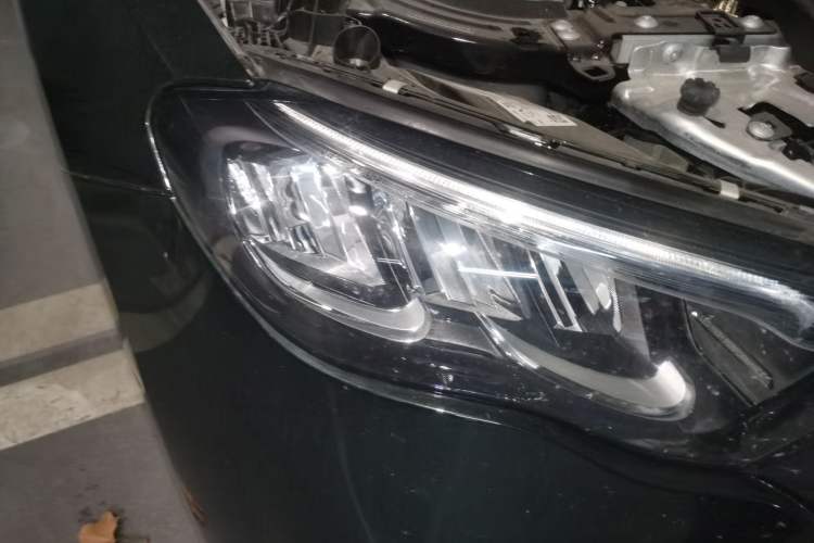 Used Mercedes-Benz E-Class New Energy 2024 E 350 e L Plug-in Hybrid Sports Sedan Right Front Headlight