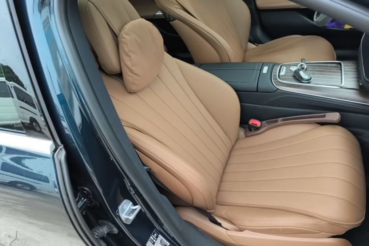 Used Mercedes-Benz E-Class New Energy 2024 E 350 e L Plug-in Hybrid Sedan Right Front Seat