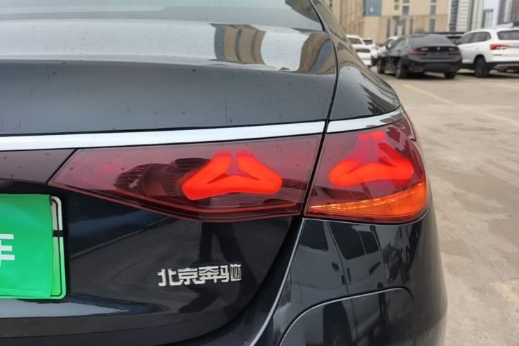 Used Mercedes-Benz E-Class New Energy 2024 E 350 e L Plug-in Hybrid Sedan Right Rear Taillight