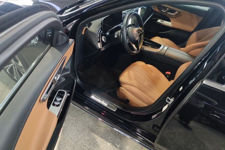 Used Mercedes-Benz E-Class New Energy 2024 E 350 e L Plug-in Hybrid Sedan Driver Seat
