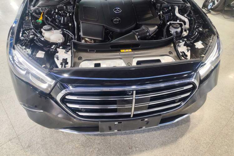 Used Mercedes-Benz E-Class New Energy 2024 E 350 e L Plug-in Hybrid Sedan Engine Bay