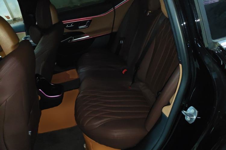 Used Mercedes-Benz E-Class New Energy 2024 E 350 e L Plug-in Hybrid Sports Sedan Left Rear Seat