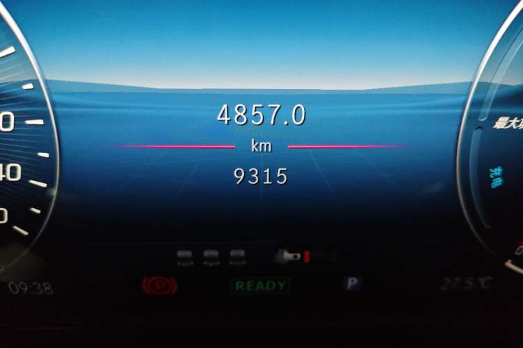 Used Mercedes-Benz E-Class New Energy 2024 E 350 e L Plug-in Hybrid Sports Sedan Odometer Close Up
