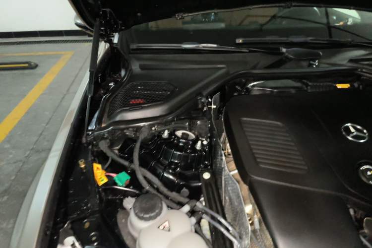 Used Mercedes-Benz E-Class New Energy 2024 E 350 e L Plug-in Hybrid Sedan Engine Bay Right