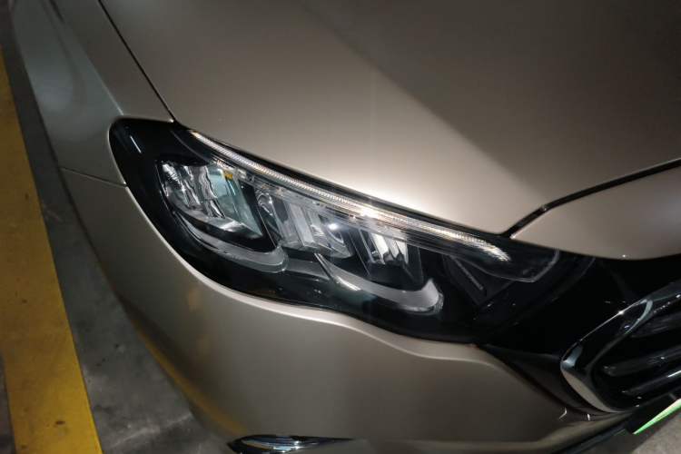 Used Mercedes-Benz E-Class New Energy 2024 E 350 e L Plug-in Hybrid Sedan Right Front Headlight