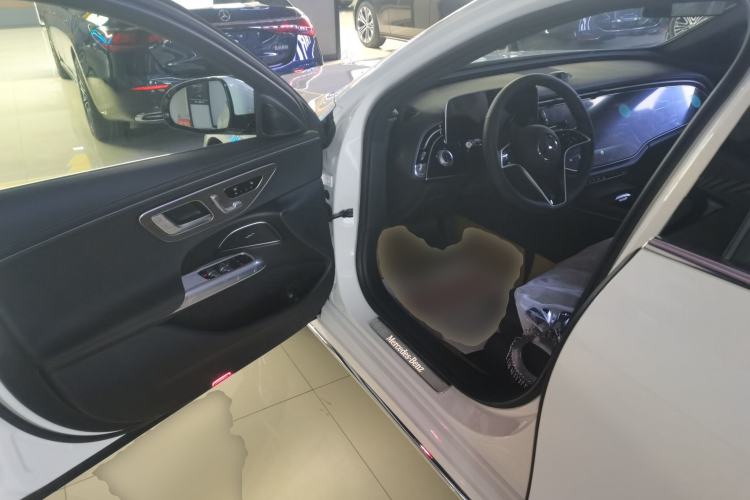Used Mercedes-Benz E-Class New Energy 2024 E 350 e L Plug-in Hybrid Sedan Driver Seat