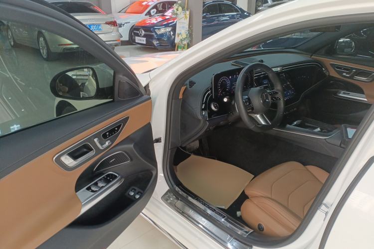Used Mercedes-Benz E-Class New Energy 2024 E 350 e L Plug-in Hybrid Sports Sedan Driver Seat