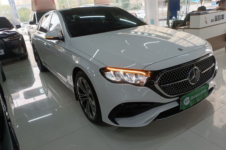 Used Mercedes-Benz E-Class New Energy 2024 E 350 e L Plug-in Hybrid Sports Sedan Front Right 45 Deg